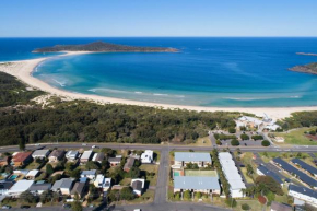 Oceans 22 at Fingal Bay